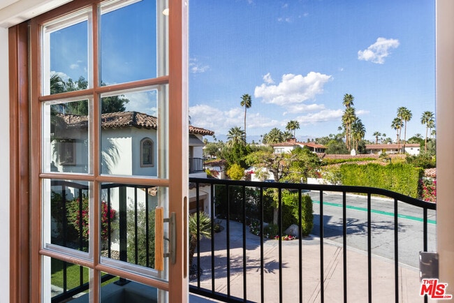 Building Photo - 546 N Indian Canyon Dr