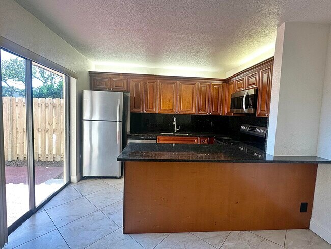 Building Photo - 230 Lake Arbor Dr