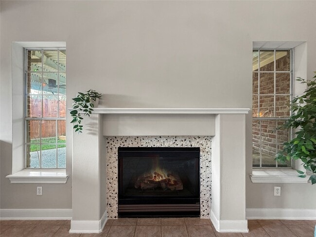 Building Photo - 1762 Lakeside Enclave Dr