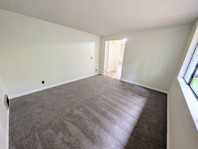 Building Photo - Corner Lot Triplex Unit in Gig Harbor, Ava...