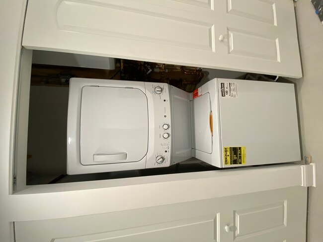 Building Photo - 1114 N Hoyne Ave