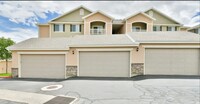 Building Photo - Charming 3-Bed, 2-Bath Condo in Saratoga S...