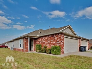 Building Photo - 5606 N 35th St