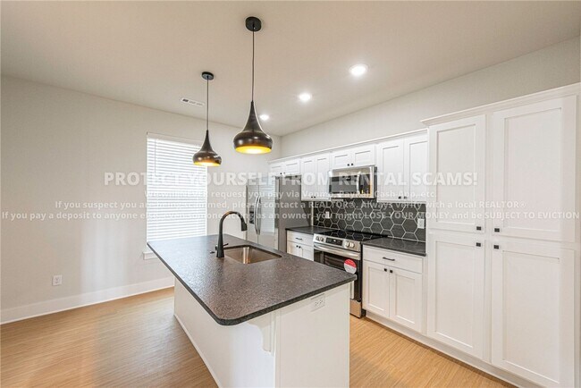 Building Photo - 3124 W Salida Ln