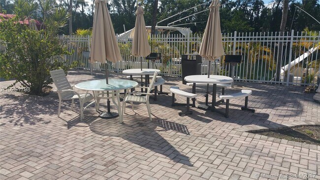 Building Photo - 3660 NE 166th St