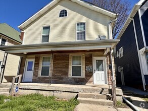 Building Photo - Charming 3 bedroom 1.5 bathroom