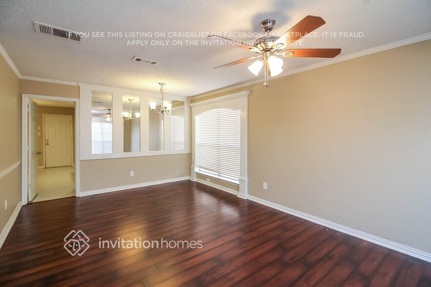 Building Photo - 2837 Perrine Pl