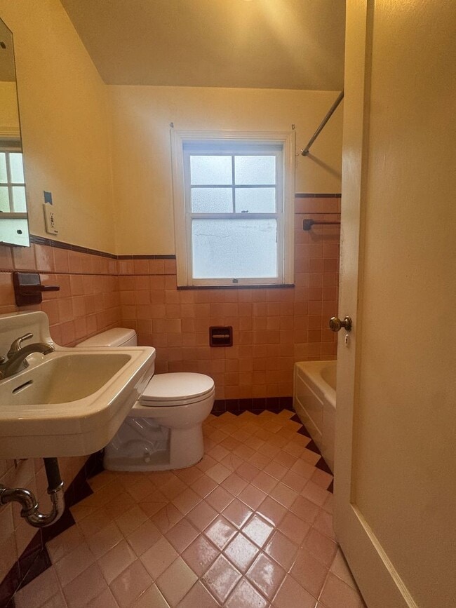 Building Photo - 31 Excelsior Ct