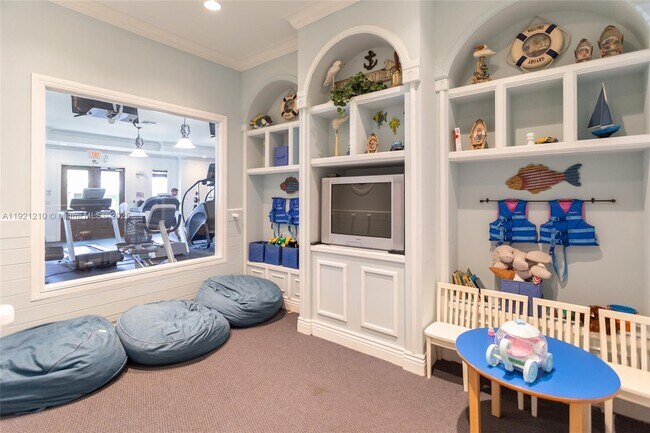 Building Photo - 6831 SW 44th St