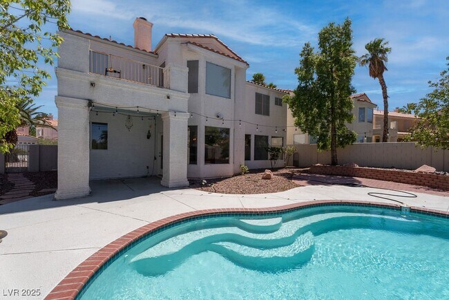 Building Photo - 8408 Bay Point Dr