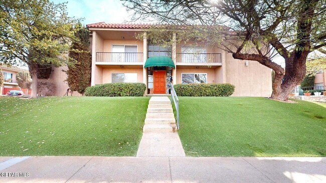 Primary Photo - 252 Shadow Mountain Dr