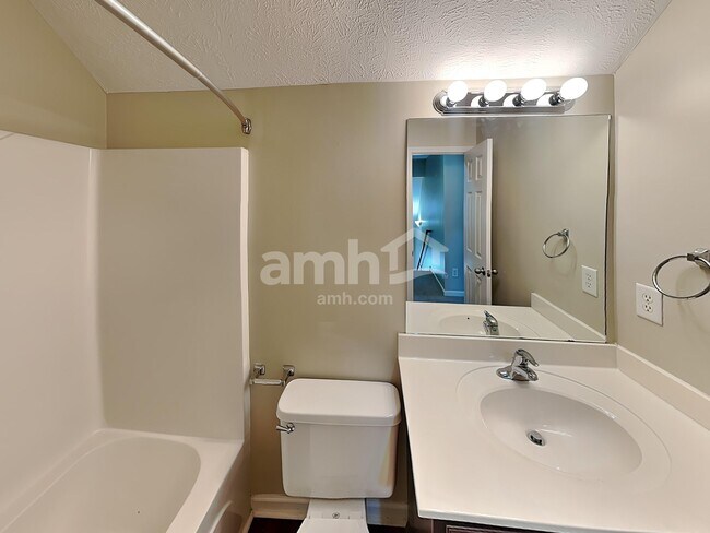 Building Photo - 3304 Monoco Dr