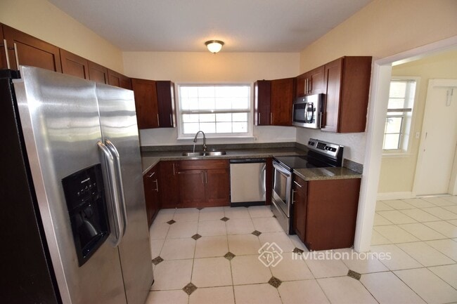 Building Photo - 4327 Hernden Dr