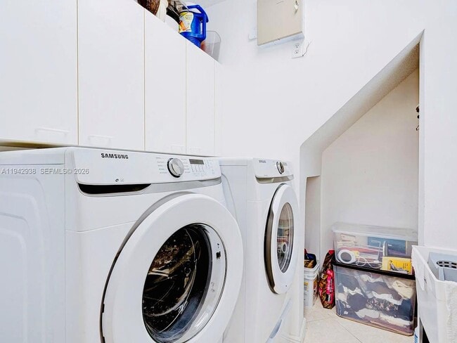 Building Photo - 4910 SW 163rd Ave