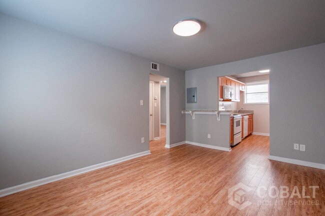 Building Photo - 271 Glen Iris Dr NE