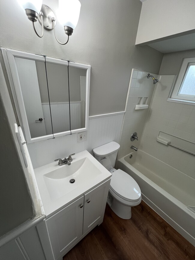 Bathroom - 15893 Hummel Rd