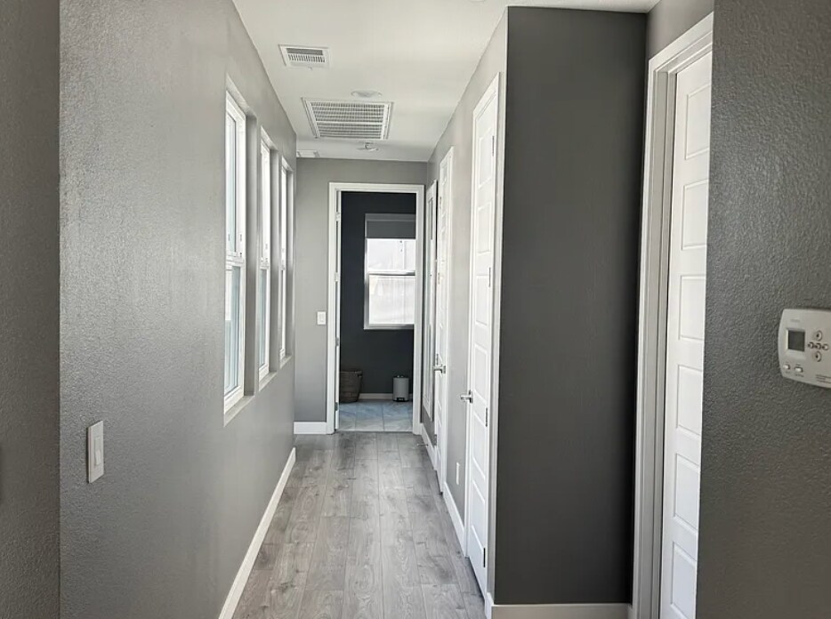 Building Photo - 217 Cromarty St