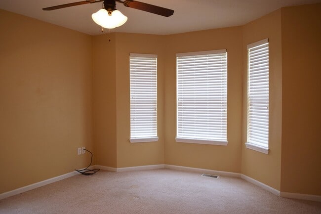 Building Photo - Located in the popular Woodland Hills Subd...