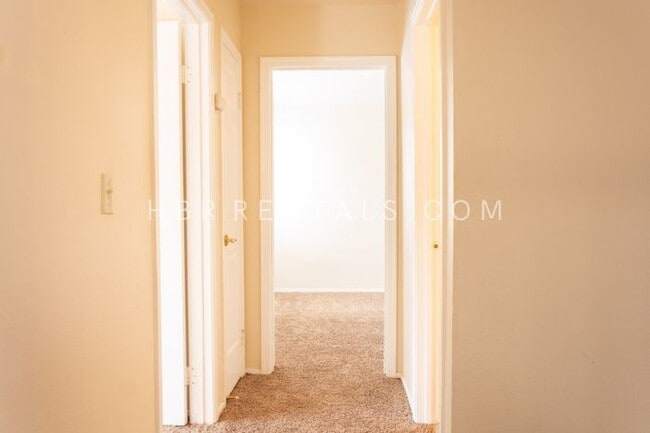 Building Photo - Charming 3-Bedroom Retreat with Cozy Fireplace in Tracy – Spacious Home with 2.5 Baths!