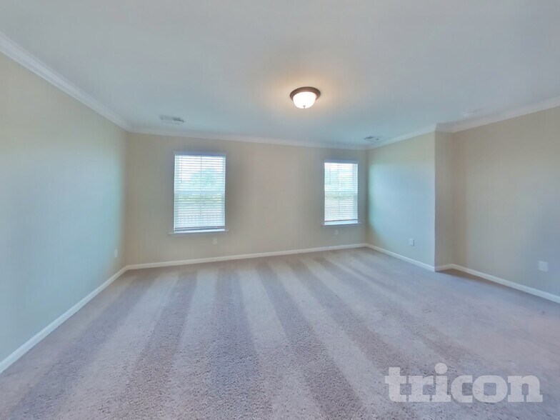 Building Photo - 437 N Ivestor Ct