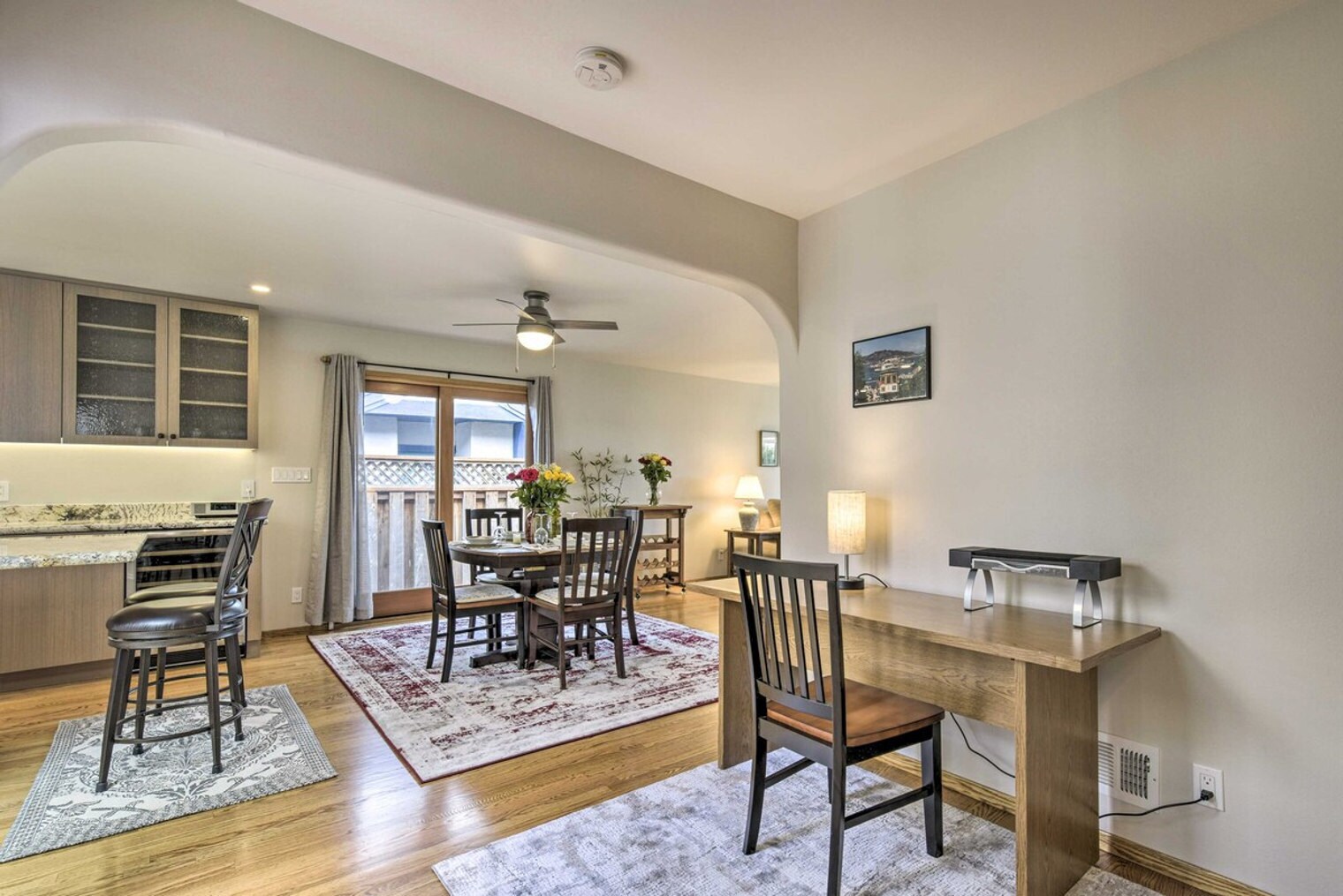 Building Photo - 2606 Bayview Dr