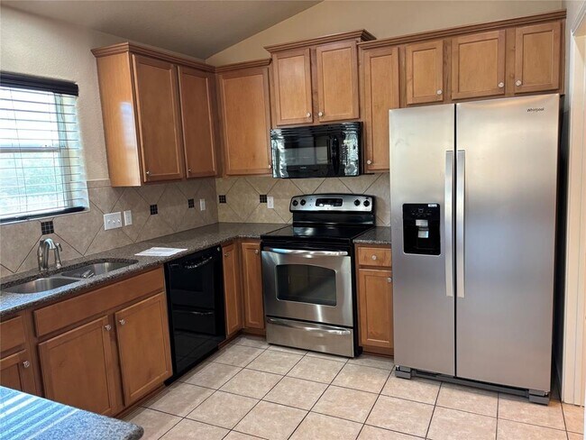 Building Photo - 17429 Bridgefarmer Blvd