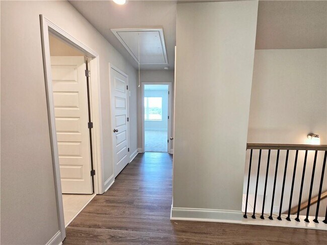 Building Photo - 7325 Yewtree Dr