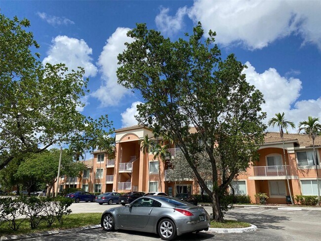 Building Photo - 6992 SW 39th St