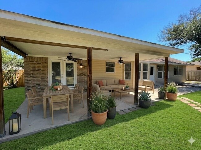 Building Photo - 502 Yaupon Cove