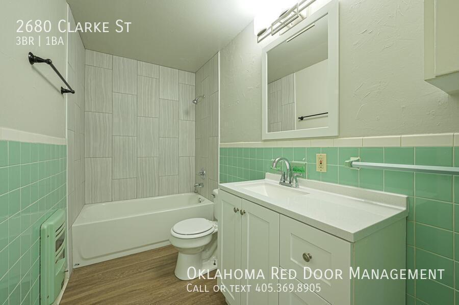 Building Photo - 2680 Clarke St