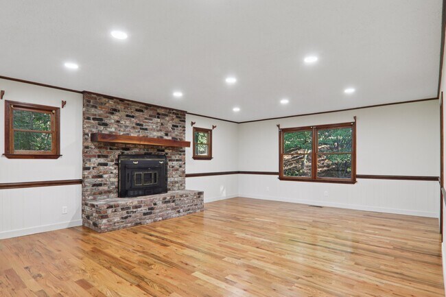 Building Photo - 5 Timothy Ln