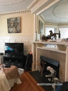 Primary Photo - 306 Commonwealth Ave