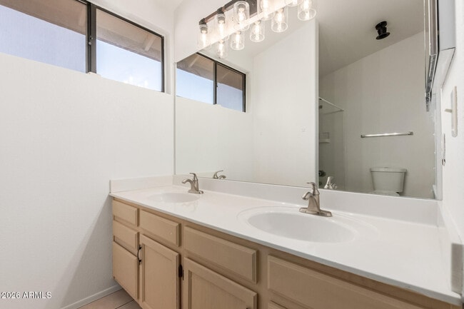 Building Photo - 4334 W Behrend Dr