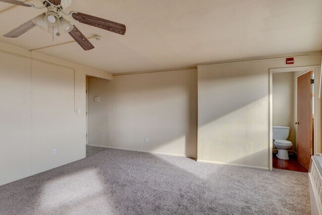 Building Photo - 645 SE Fidalgo Ave