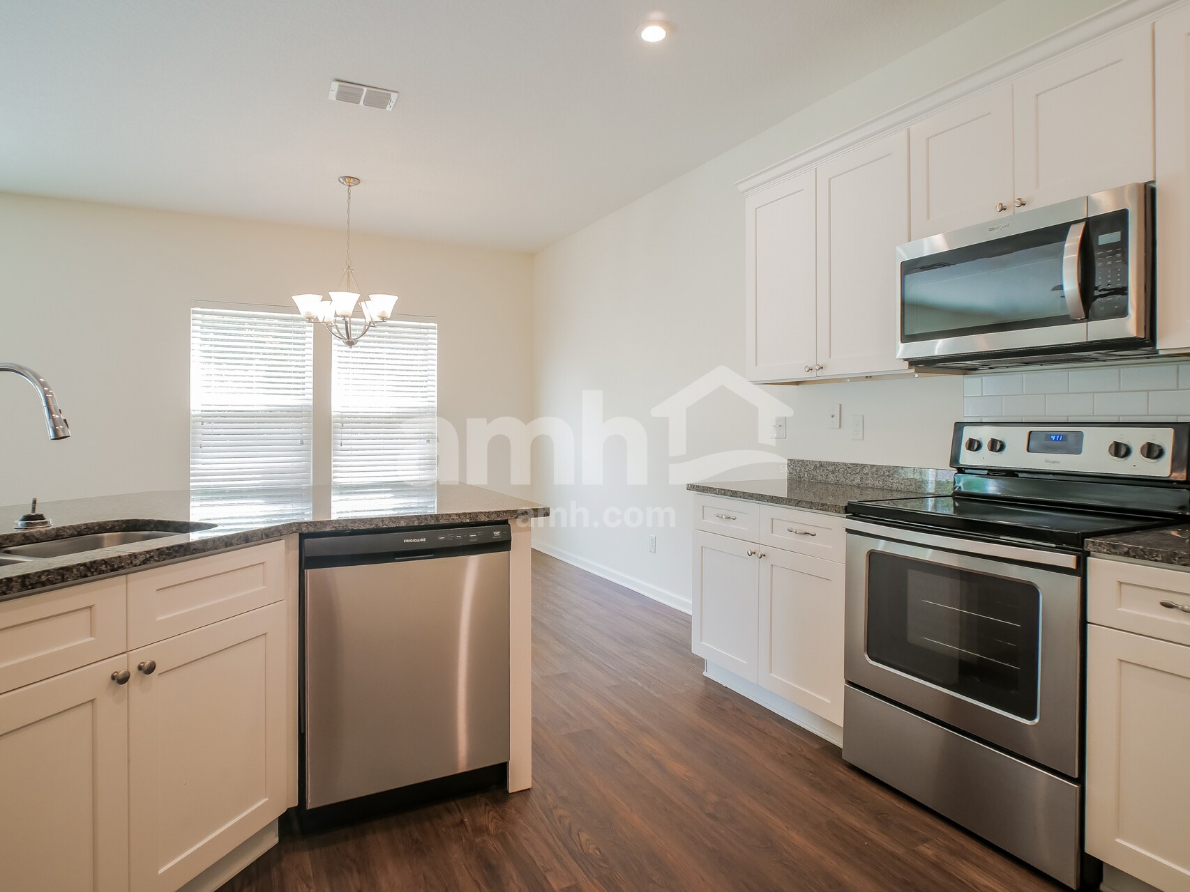 Building Photo - 212 W Jayce Wy