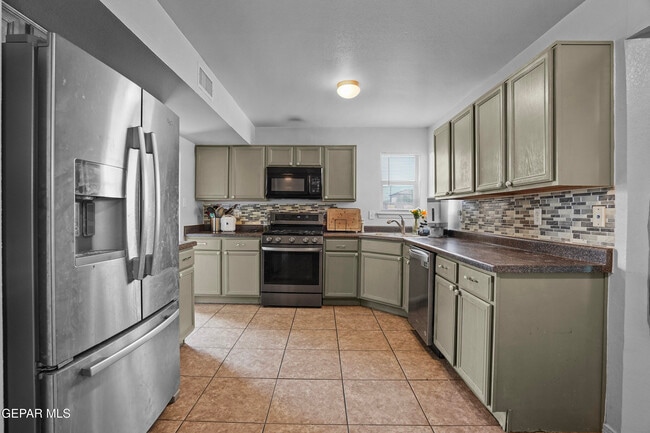 Building Photo - 10799 Walden Pond St