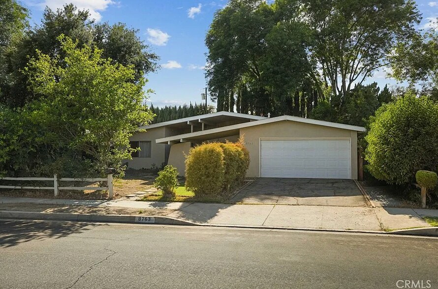 Primary Photo - 8763 Lurline Ave