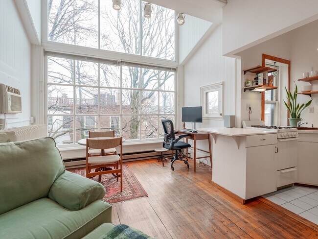 Building Photo - 31 Pinckney St