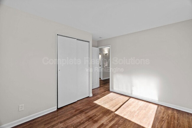 Building Photo - 9915 Castle Dr