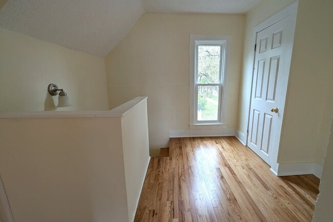 Building Photo - 1096 Wood St