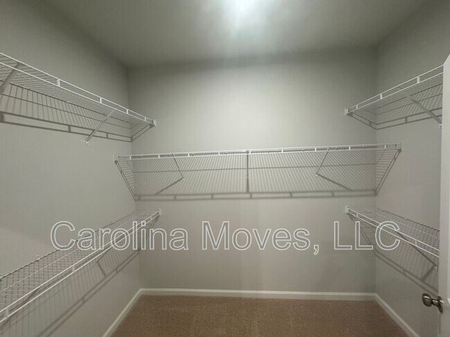 Building Photo - 409 Mariene Dr