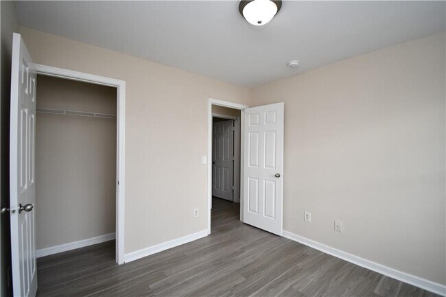 Building Photo - 639 Mill Stone Bluff