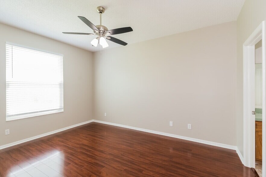 Building Photo - 10324 Goldenbrook Way