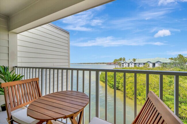 Building Photo - 2506 N Rocky Point Dr