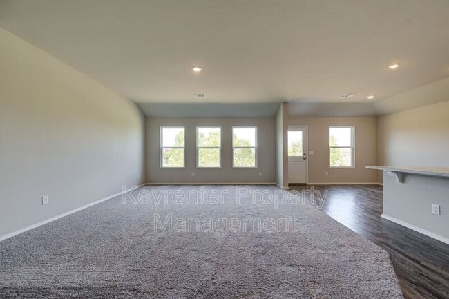 Building Photo - 755 Foxtail Dr