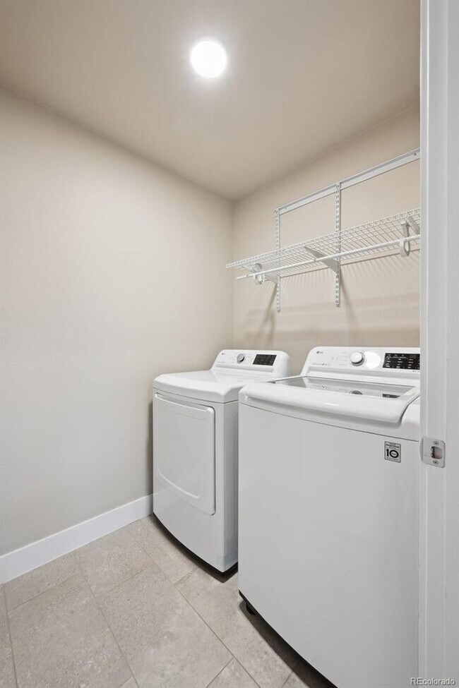 Building Photo - Rare University/Observatory Park 4 Plus Bed, 4.5 Bath Home