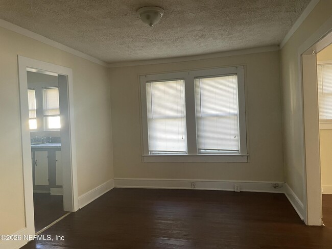Building Photo - 3857 Carmona St