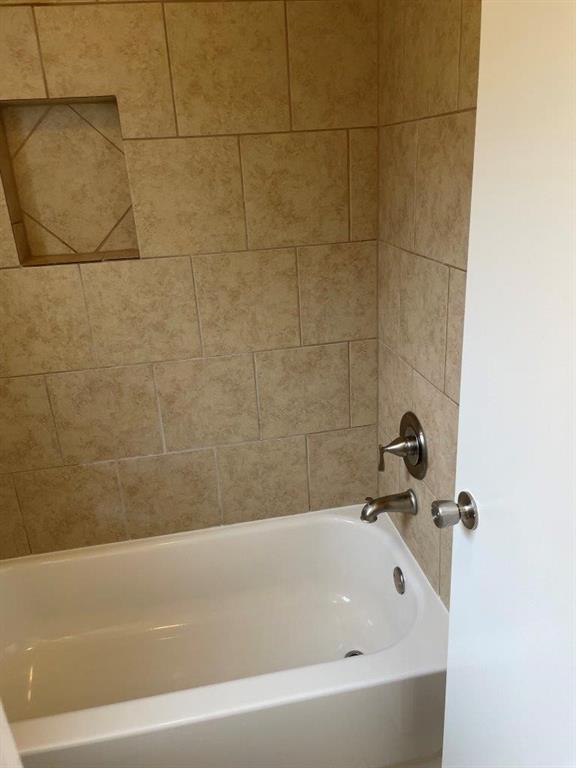 Building Photo - 1005 Canyon Springs Dr