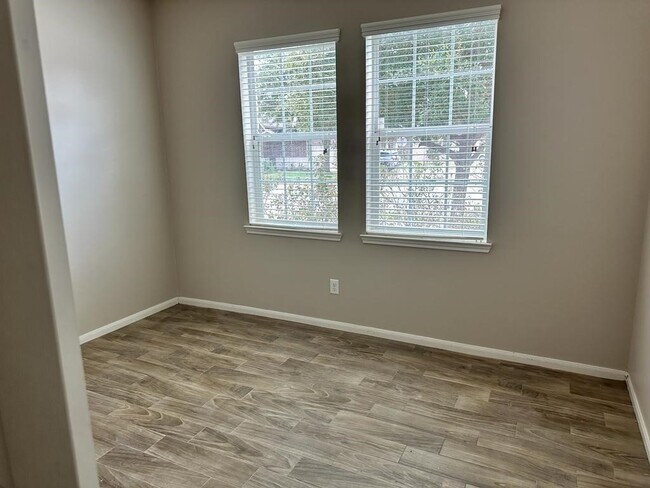 Building Photo - 5402 Ringneck Glen Dr