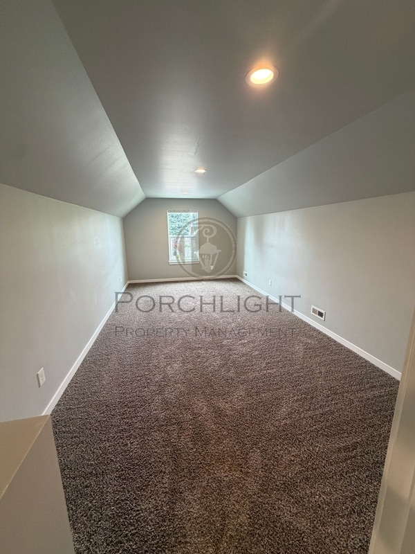 Building Photo - 2102 Snowbush St
